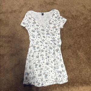 H&M Black and White Flutter Sleeve Sundress